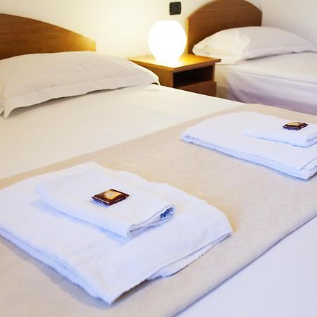 B&B Botton D'Oro Basiglio Bagian luar foto